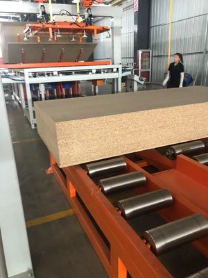 Kalite  Laminating Production Line Short Cycle Press Melamine Hot Press Machine 900T to 1600T Fabrika