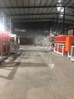 Kalite  15KW Short Cycle Hot Press Laminating Line For Furniture Board 1200 ton Fabrika