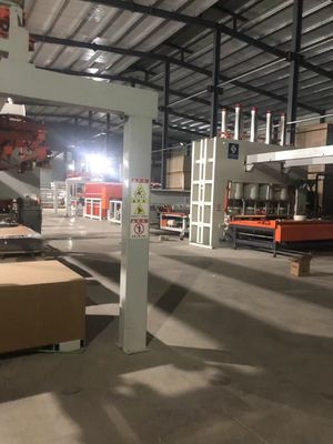 Plywood Board Making Machine Plywood Press Machine Kısa Döngü hattı 400L Min Gaz tüketimi